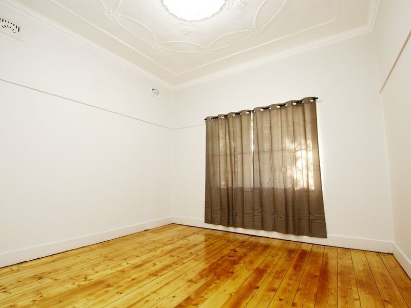 136 Ninth Avenue, Campsie NSW 2194