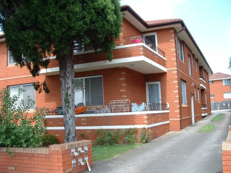 98 Clissold Parade, Campsie NSW 2194