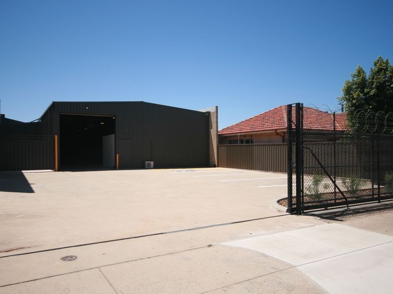 304 Hanson Road, Wingfield SA 5013