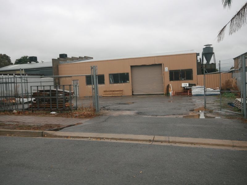 18 Gaelic Avenue and 17 Dundee Avenue, Holden Hill SA 5088