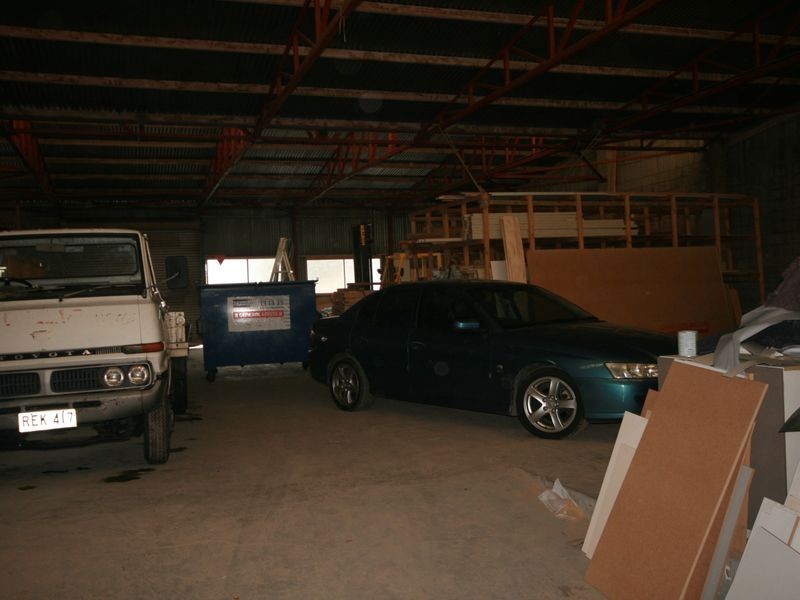 18 Gaelic Avenue and 17 Dundee Avenue, Holden Hill SA 5088