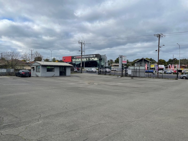 779-781 North East Road, Valley View SA 5093