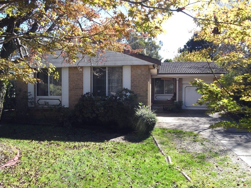 187 Blaxland Rd, Wentworth Falls NSW 2782