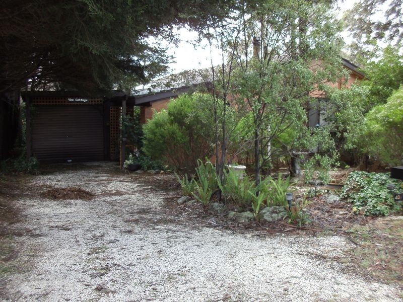 43 Stuarts Ave, Katoomba NSW 2780