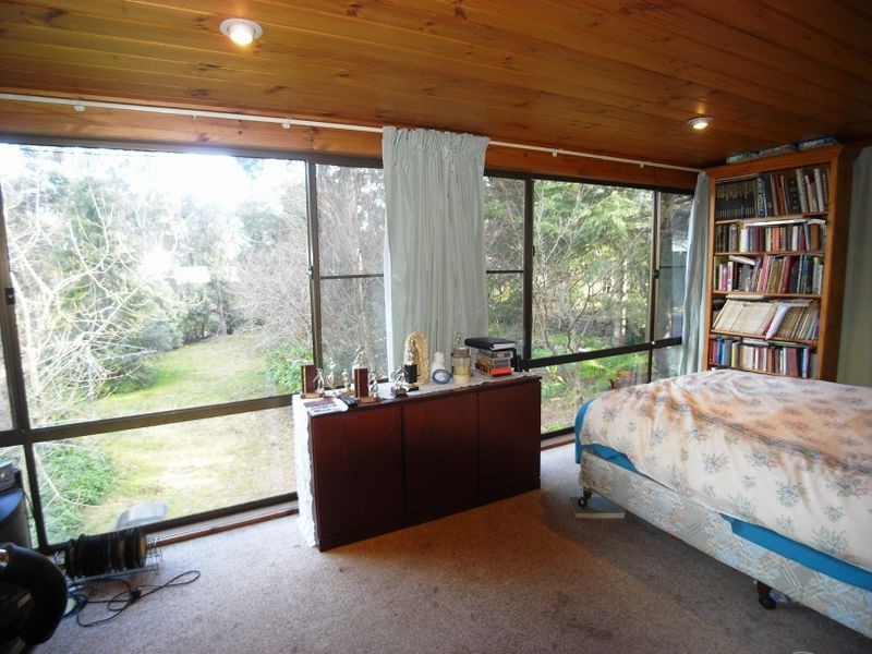 24 Farnells Rd, Katoomba NSW 2780