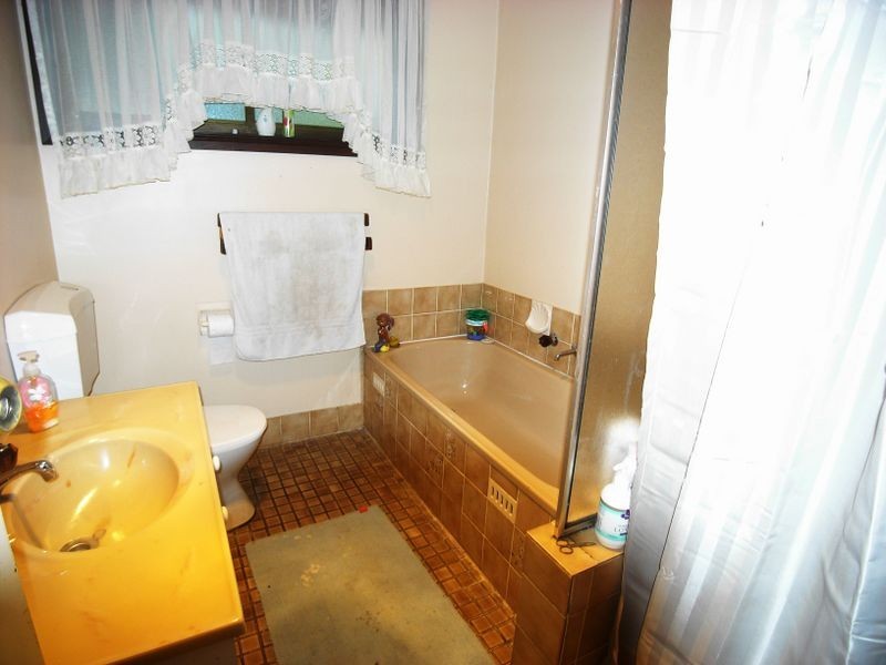 24 Farnells Rd, Katoomba NSW 2780