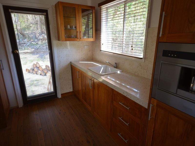 1 Egmont Rd, Medlow Bath NSW 2780