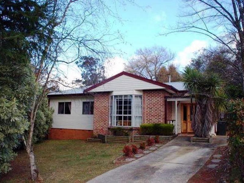 13 Rodova Street, Katoomba NSW 2780