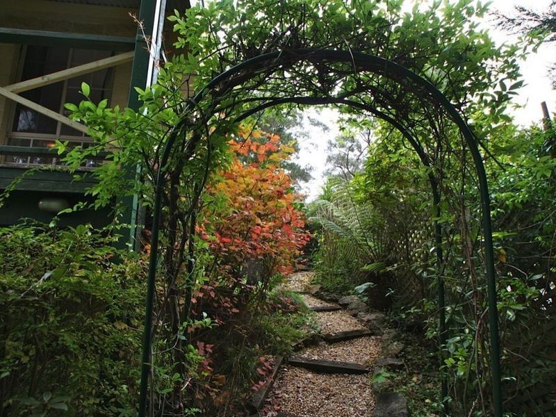 8 Princes Rd, Leura NSW 2780