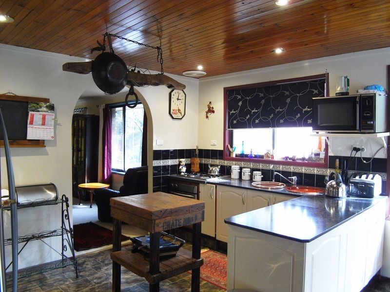 14 Blue Gum Avenue, Medlow Bath NSW 2780