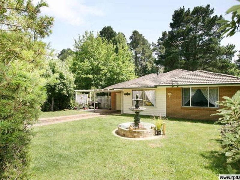22 Scott Ave, Leura NSW 2780