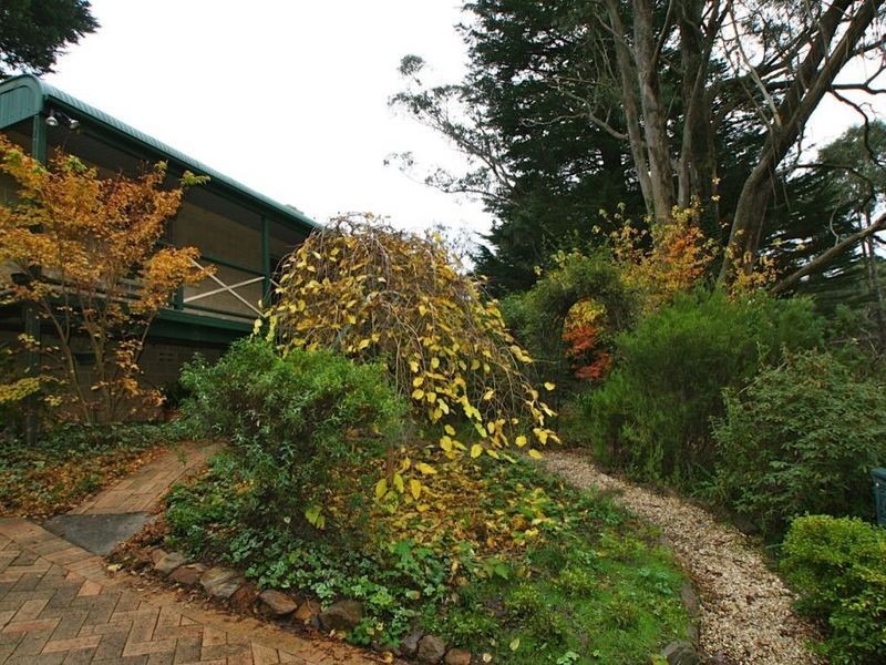 8 Princes Rd, Leura NSW 2780
