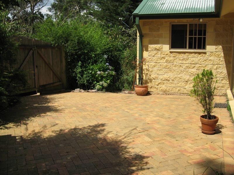 8 Princes Rd, Leura NSW 2780