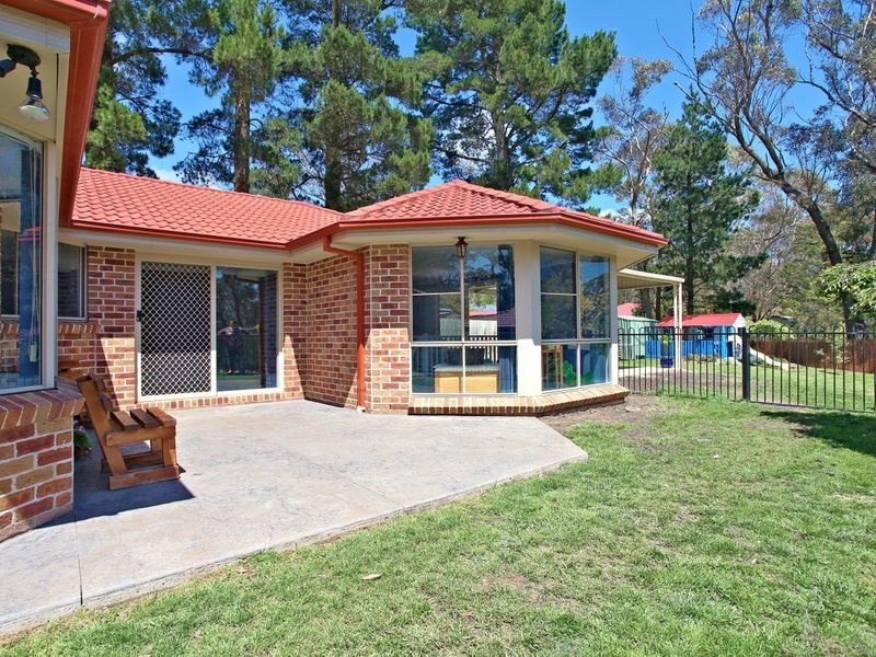64 Fourth Avenue, Katoomba NSW 2780