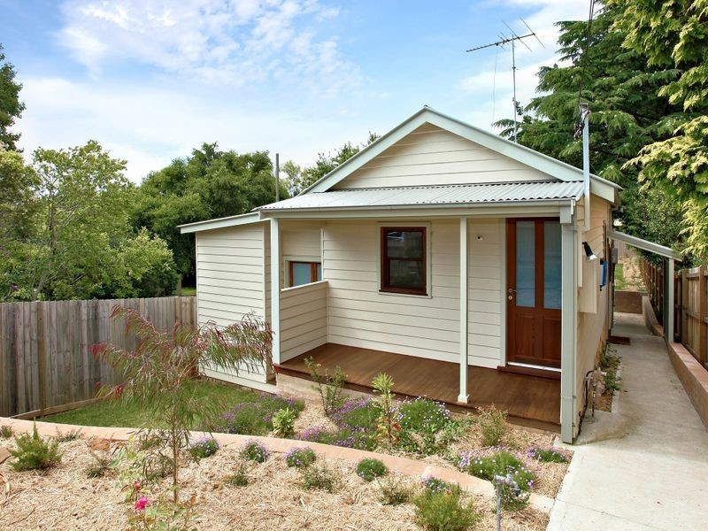 135 Waratah Street, Katoomba NSW 2780