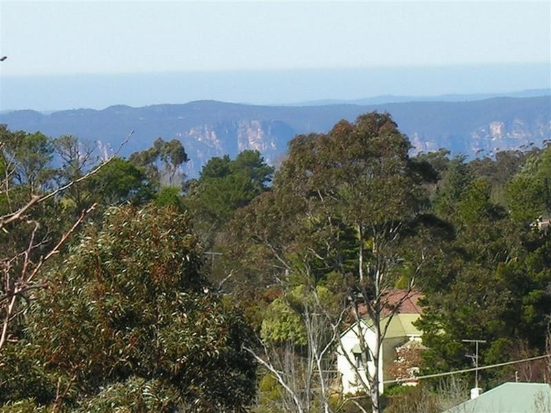 3 Miles Avenue, Katoomba NSW 2780