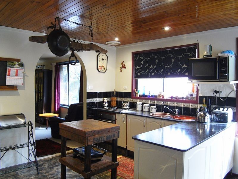 14 Blue Gum Avenue, Medlow Bath NSW 2780