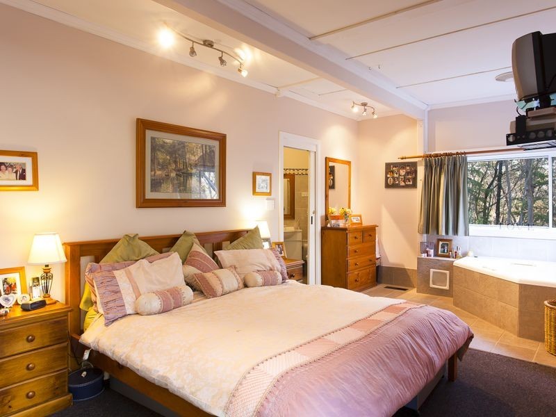 73 Seventh Ave, Katoomba NSW 2780