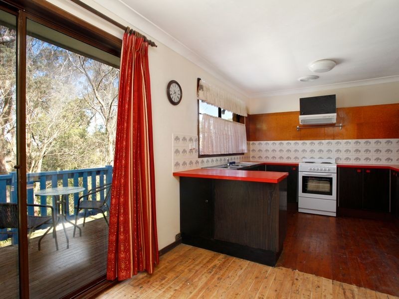 9 Waratah Street, Katoomba NSW 2780