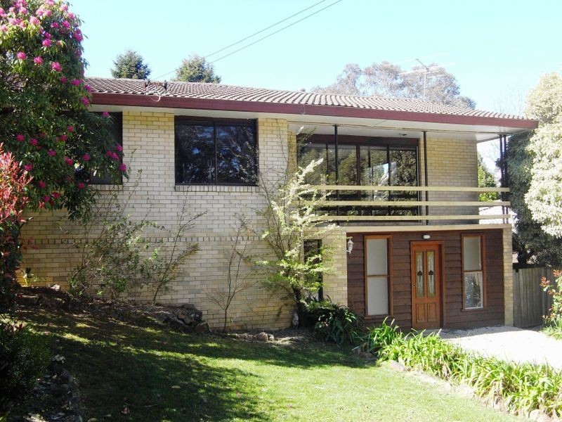 25 cedar st, Katoomba NSW 2780