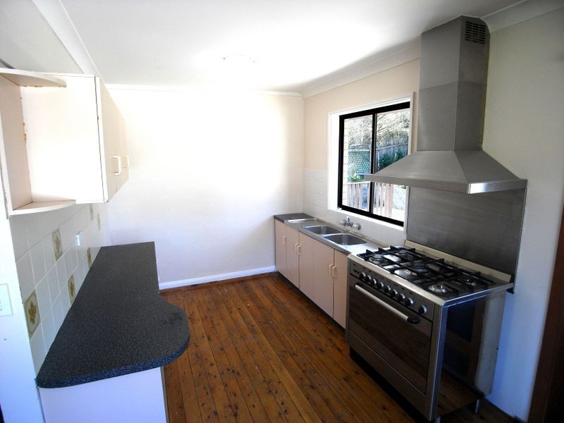 25 cedar st, Katoomba NSW 2780