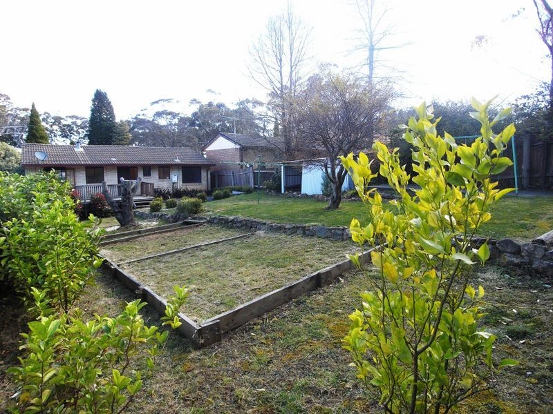 25 cedar st, Katoomba NSW 2780