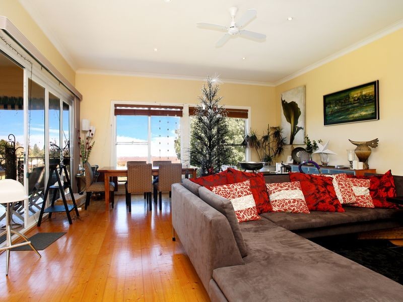 1 Bourne Street, Wentworth Falls NSW 2782