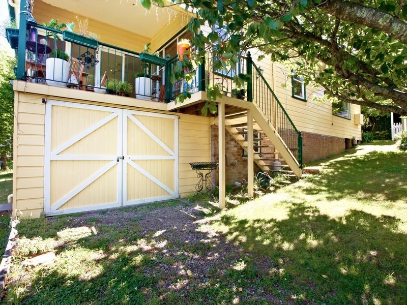 1 Bourne Street, Wentworth Falls NSW 2782