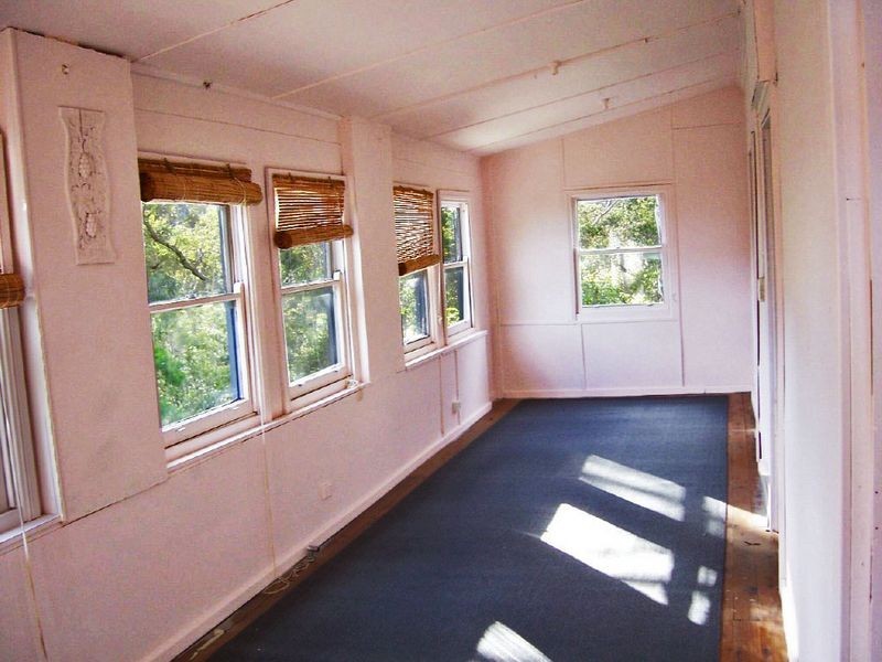 6 Lake Esplanade, Katoomba NSW 2780