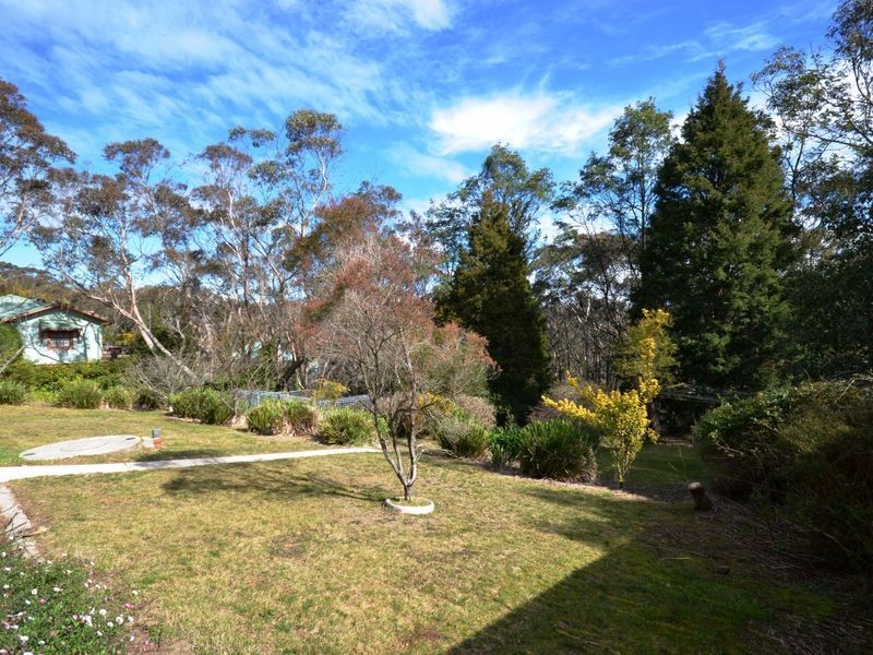 74 Queens Road, Leura NSW 2780