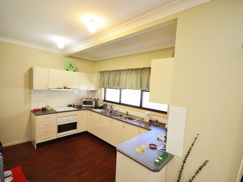 8 Quinns Avenue, Leura NSW 2780