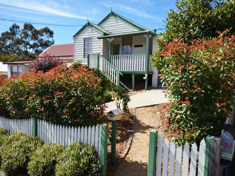 37A Lovel Street, Katoomba NSW 2780