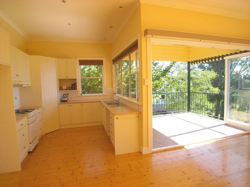 1 Bourne Street, Wentworth Falls NSW 2782