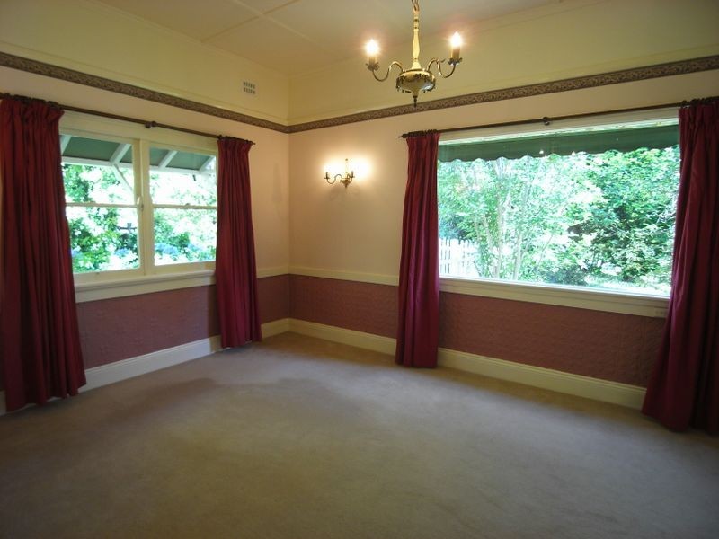 1 Bourne Street, Wentworth Falls NSW 2782
