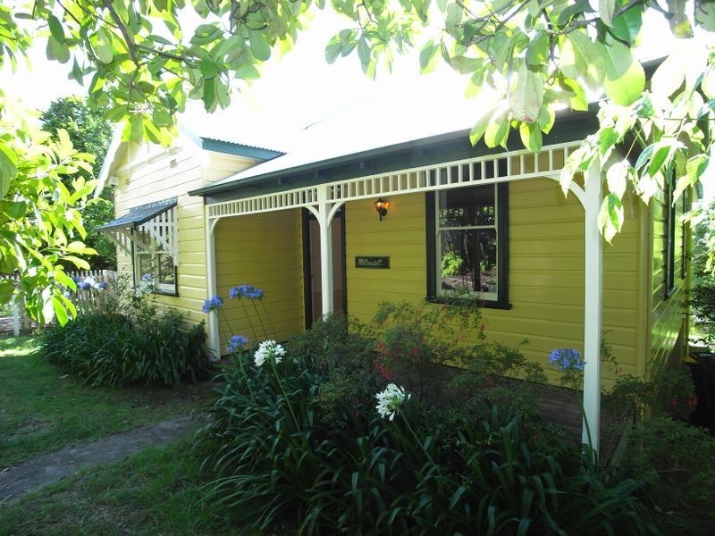 1 Bourne Street, Wentworth Falls NSW 2782