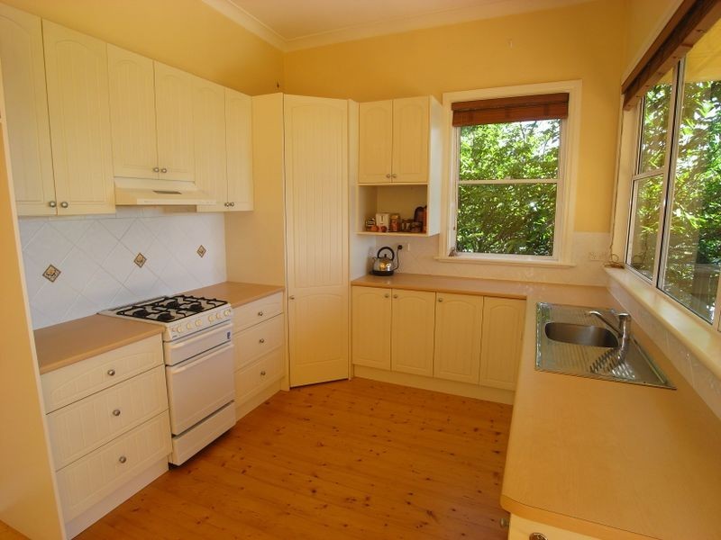 1 Bourne Street, Wentworth Falls NSW 2782