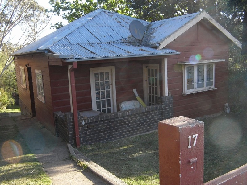 17 Waratah St, Katoomba NSW 2780