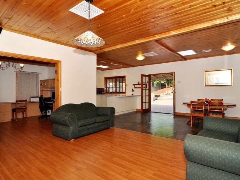 14 Catharina St, Flagstaff Hill SA 5159