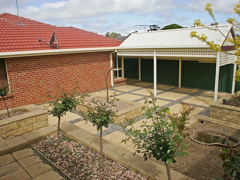 11 Merrivale Dr, Happy Valley SA 5159