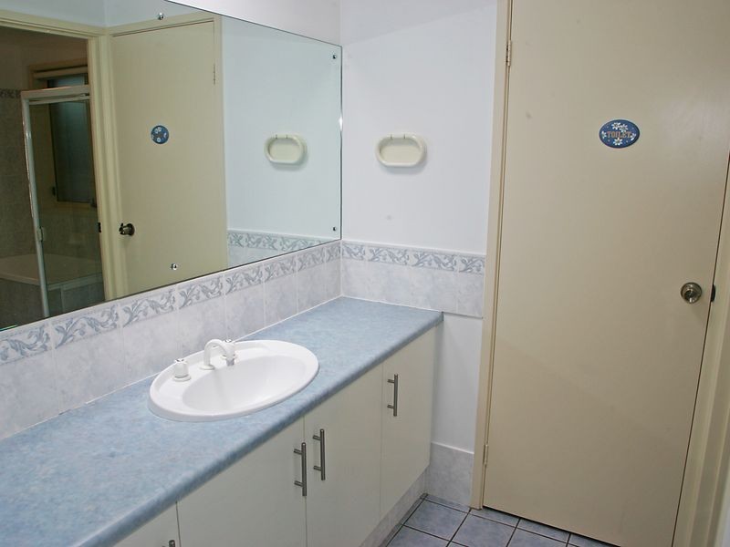 11 Merrivale Dr, Happy Valley SA 5159