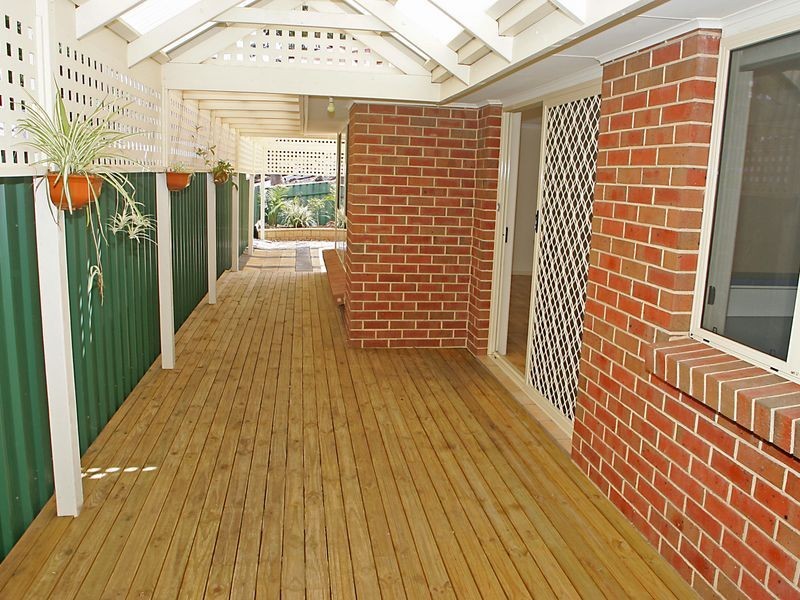 11 Merrivale Dr, Happy Valley SA 5159