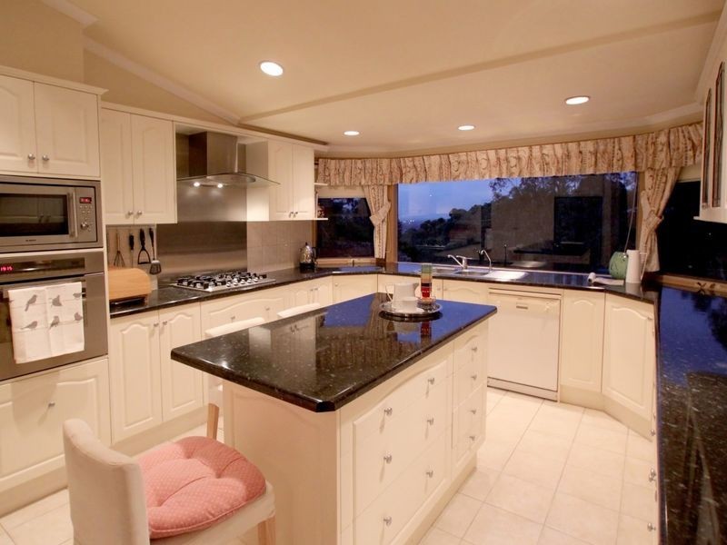 7 Witton St, Flagstaff Hill SA 5159