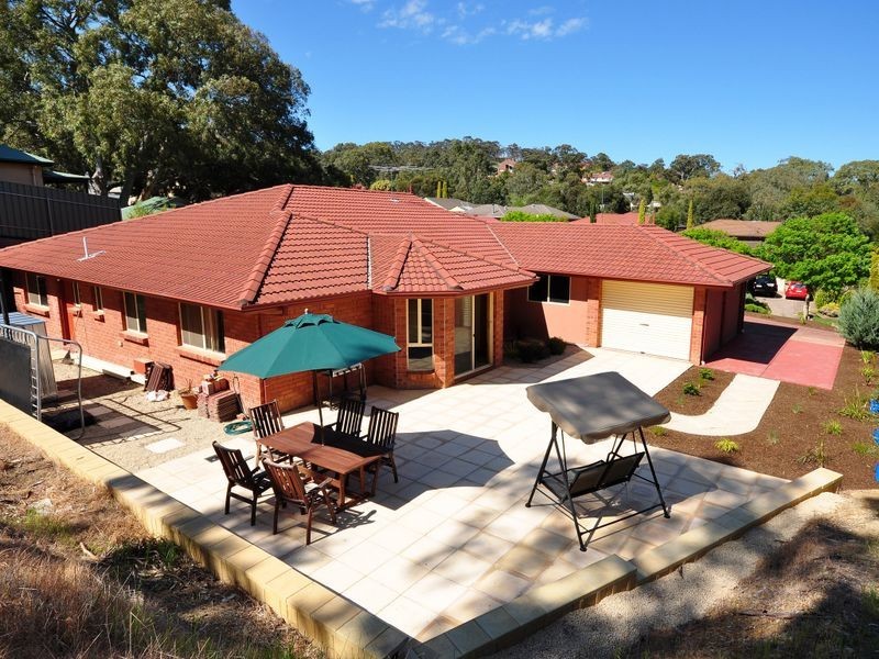 63 The Oaks Pde, Aberfoyle Park SA 5159