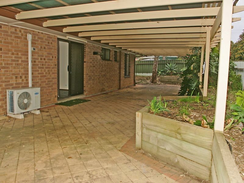 2 Pine Dr, Aberfoyle Park SA 5159