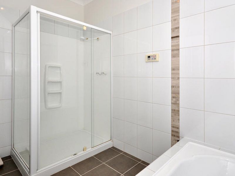 18 Shetland St, Woodcroft SA 5162