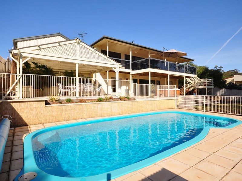 18 Shetland St, Woodcroft SA 5162