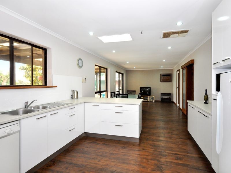 11 Proctor St, Flagstaff Hill SA 5159