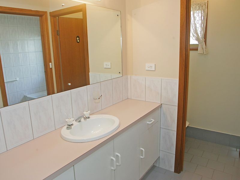 18 Gem St, Aberfoyle Park SA 5159