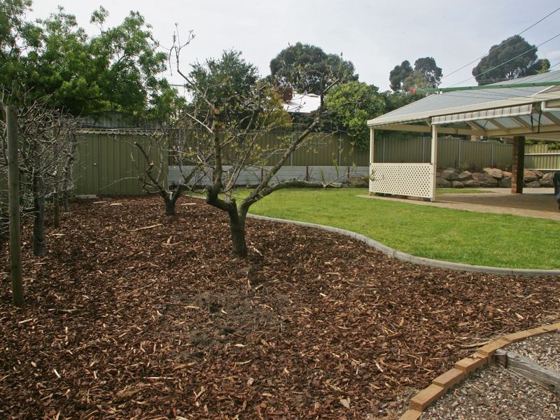 18 Gem St, Aberfoyle Park SA 5159