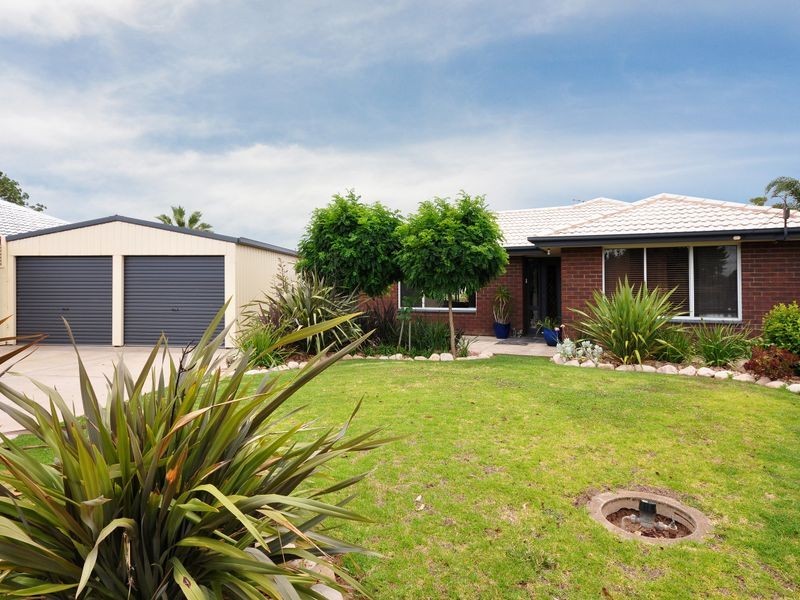 7 Charles Cr, Port Noarlunga South SA 5167